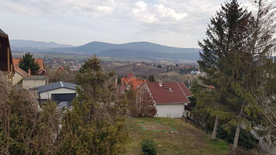 eladó újszerű családi ház, Solymár